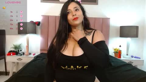 Snapshot of lolagolden1 chatting on 16, 10, 2025 lolagolden1 online show from 16, 10, 2025