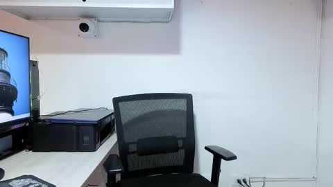 lolalola_12 online show from 12, 11, 2025