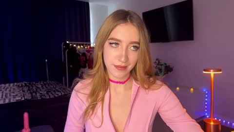 hi im Lola nice to meet you online show from 9, 3, 2026