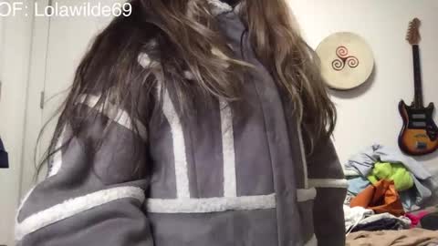 Snapshot of lolita_wilde390 chatting on 15, 12, 2025 Lolita Wildes Back online show from 15, 12, 2025