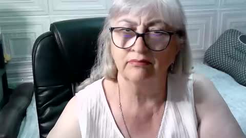 Snapshot of lolkaalyss chatting on 5, 5, 2026 LolkaAlyss online show from 5, 5, 2026