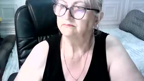 Snapshot of lolkaalyss chatting on 11, 5, 2026 LolkaAlyss online show from 11, 5, 2026