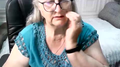 Snapshot of lolkaalyss chatting on 2, 6, 2026 LolkaAlyss online show from 2, 6, 2026