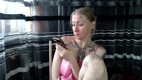 Snapshot of lollifox_1 chatting on 23, 10, 2025 Lisa online show from 23, 10, 2025