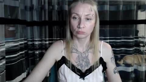 Snapshot of lollifox_1 chatting on 10, 11, 2025 Lisa online show from 10, 11, 2025