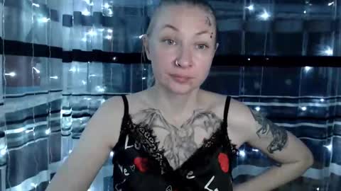 Snapshot of lollifox_1 chatting on 1, 12, 2025 Lisa online show from 1, 12, 2025