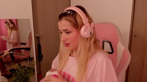 Lolly  online show from 25, 2, 2025