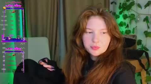 Snapshot of lolly_pump chatting on 4, 10, 2025 Mona online show from 4, 10, 2025