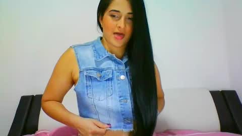 estehfania online show from 8, 2, 2025
