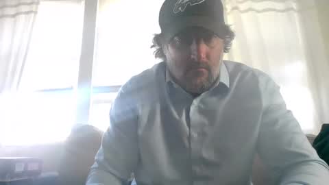 THE SEXIEST MAN ALIVE online show from 17, 11, 2025