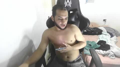 Marvin Santiago online show from 7, 4, 2026