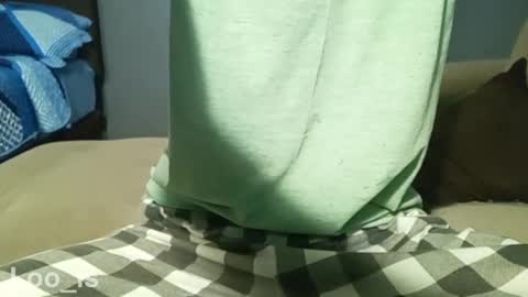 Snapshot of loo_is chatting on 4, 2, 2025 loo_is online show from 4, 2, 2025