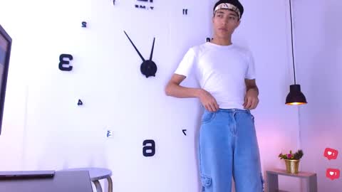 Snapshot of look_pirs chatting on 6, 1, 2026 look pirs online show from 6, 1, 2026