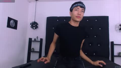 Snapshot of look_pirs chatting on 7, 1, 2026 look pirs online show from 7, 1, 2026