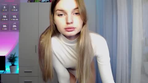 Snapshot of lookluna chatting on 27, 11, 2025 Luna online show from 27, 11, 2025