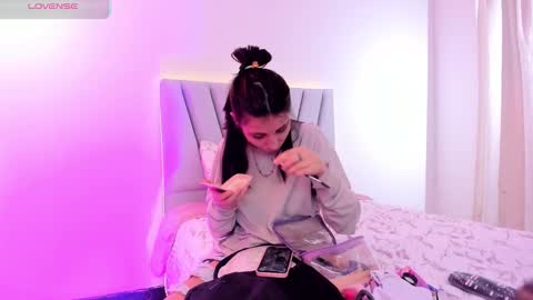 Snapshot of loolii_pink chatting on 29, 10, 2025 Loly online show from 29, 10, 2025