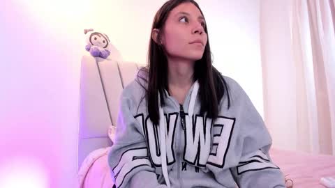 Snapshot of loolii_pink chatting on 2, 12, 2025 Loly online show from 2, 12, 2025