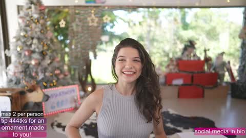 Snapshot of loollypop24 chatting on 7, 12, 2024 Chaturbatexxjessica online show from 7, 12, 2024