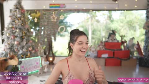 Snapshot of loollypop24 chatting on 10, 12, 2024 Chaturbatexxjessica online show from 10, 12, 2024