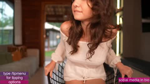 Snapshot of loollypop24 chatting on 13, 9, 2025 Chaturbatexxjessica online show from 13, 9, 2025