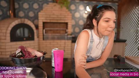 Snapshot of loollypop24 chatting on 14, 9, 2025 Chaturbatexxjessica online show from 14, 9, 2025