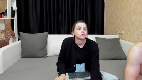 Snapshot of loossers chatting on 20, 1, 2025 Jean and Isa right couple Mark and Eva left couple online show from 20, 1, 2025
