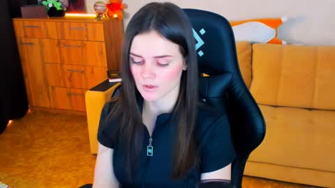 Lora Cain online show from 9, 1, 2025