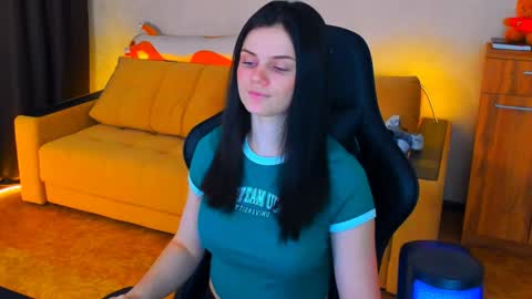 Lora Cain online show from 15, 1, 2025