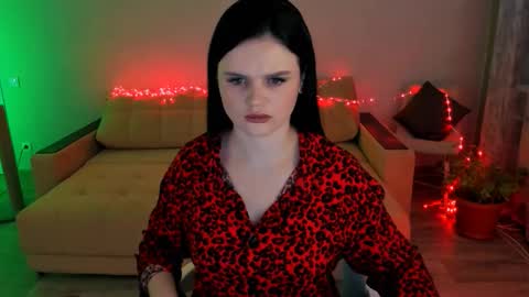 Lora Cain online show from 20, 12, 2025