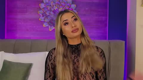 Lora online show from 16, 4, 2026