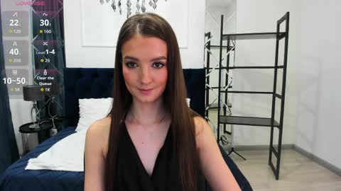 Ur sensual Lora online show from 6, 4, 2026