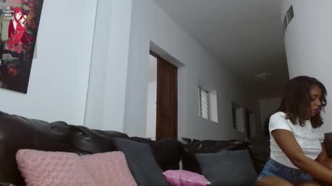 lorelei_pink online show from 13, 9, 2025