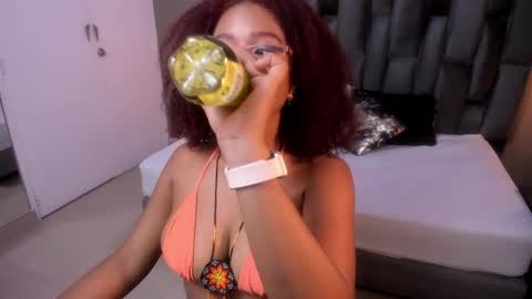 Snapshot of lorena_vieira_ chatting on 11, 1, 2025 Lorena Vieira  online show from 11, 1, 2025