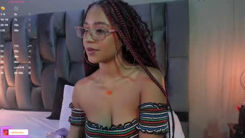 Snapshot of lorena_vieira_ chatting on 22, 2, 2025 Lorena Vieira  online show from 22, 2, 2025