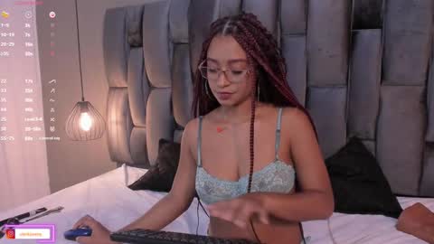 Snapshot of lorena_vieira_ chatting on 23, 2, 2025 Lorena Vieira  online show from 23, 2, 2025