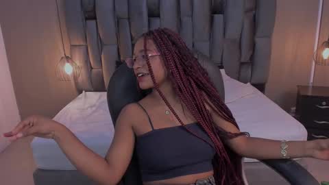 Snapshot of lorena_vieira_ chatting on 2, 3, 2025 Lorena Vieira  online show from 2, 3, 2025