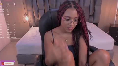 Snapshot of lorena_vieira_ chatting on 2, 3, 2025 Lorena Vieira  online show from 2, 3, 2025