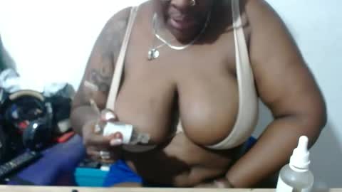 Snapshot of loretybighot chatting on 29, 1, 2025 loretybighot online show from 29, 1, 2025