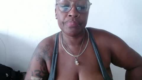 Snapshot of loretybighot chatting on 2, 2, 2025 loretybighot online show from 2, 2, 2025