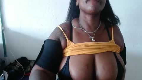 Snapshot of loretybighot chatting on 7, 2, 2025 loretybighot online show from 7, 2, 2025