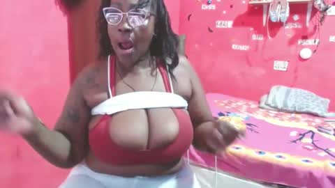 Snapshot of loretybighot chatting on 27, 9, 2025 loretybighot online show from 27, 9, 2025