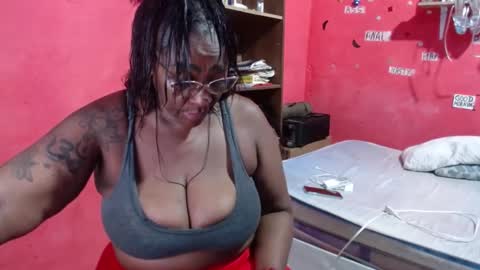 Snapshot of loretybighot chatting on 6, 10, 2025 loretybighot online show from 6, 10, 2025