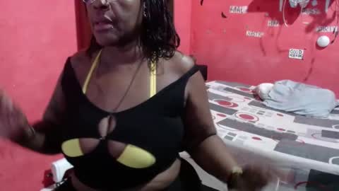 Snapshot of loretybighot chatting on 8, 11, 2025 loretybighot online show from 8, 11, 2025