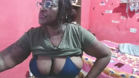 Snapshot of loretybighot chatting on 17, 11, 2025 loretybighot online show from 17, 11, 2025