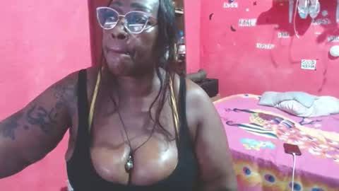 Snapshot of loretybighot chatting on 26, 11, 2025 loretybighot online show from 26, 11, 2025