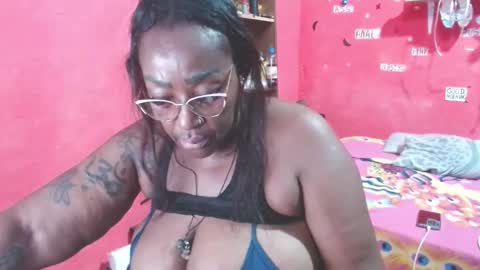 Snapshot of loretybighot chatting on 27, 11, 2025 loretybighot online show from 27, 11, 2025