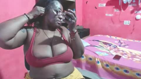 Snapshot of loretybighot chatting on 29, 11, 2025 loretybighot online show from 29, 11, 2025