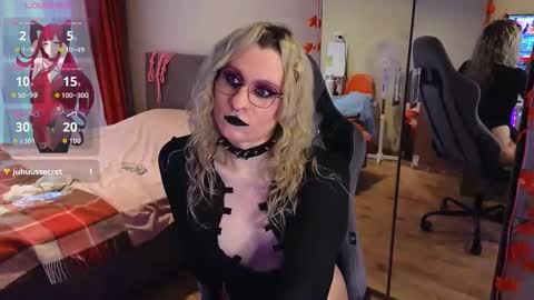 Snapshot of lori_myaf chatting on 22, 10, 2025 Lori ----------------------------------- online show from 22, 10, 2025