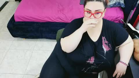 Snapshot of loriscohen chatting on 16, 4, 2026 loriscohen online show from 16, 4, 2026