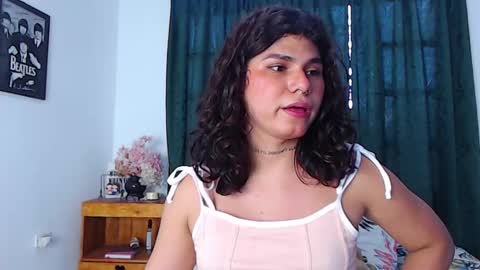 Snapshot of lorraine_baker chatting on 8, 1, 2025 Lorraine online show from 8, 1, 2025